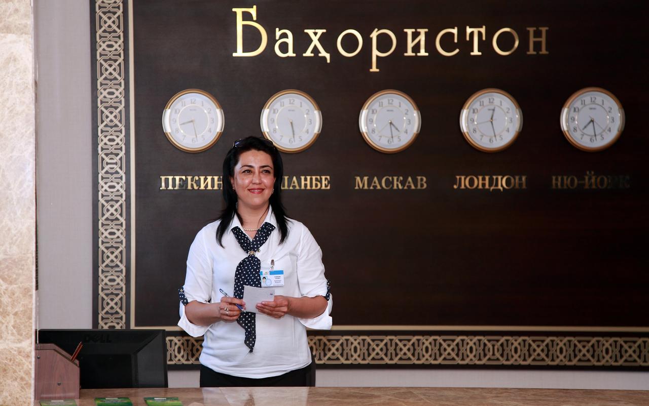 Bahoriston Hotel Guliston エクステリア 写真