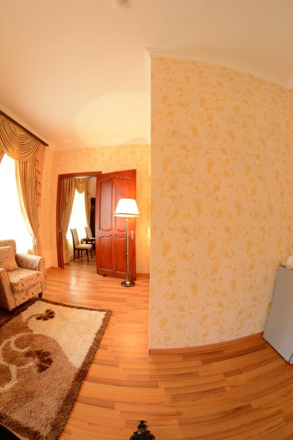 Bahoriston Hotel Guliston エクステリア 写真