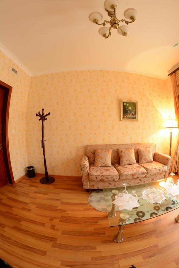 Bahoriston Hotel Guliston エクステリア 写真