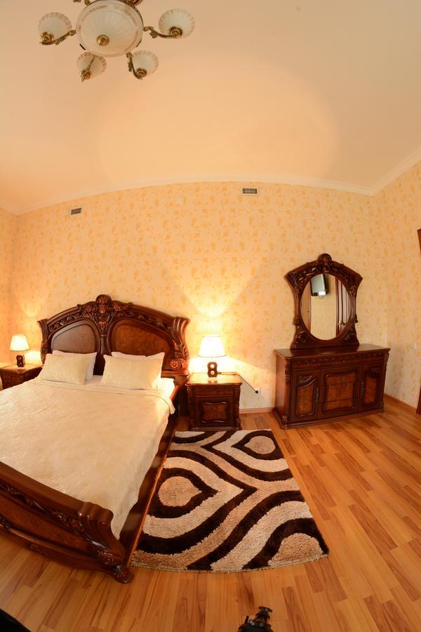 Bahoriston Hotel Guliston エクステリア 写真